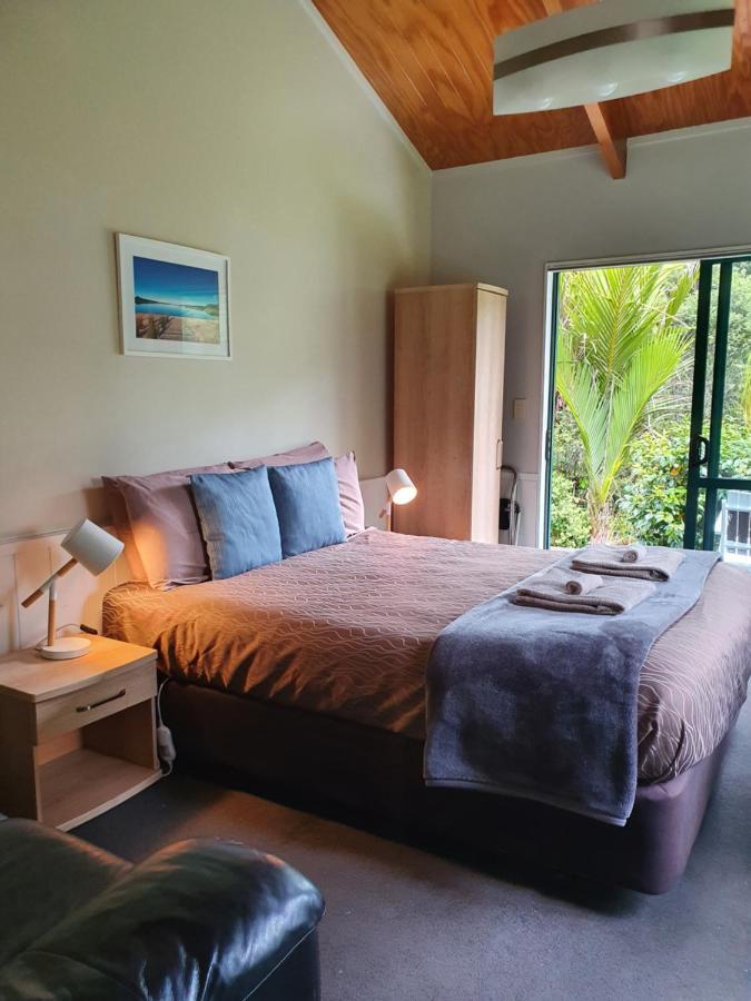 Kauri Coast Top 10 Holiday Park Kaihu Экстерьер фото