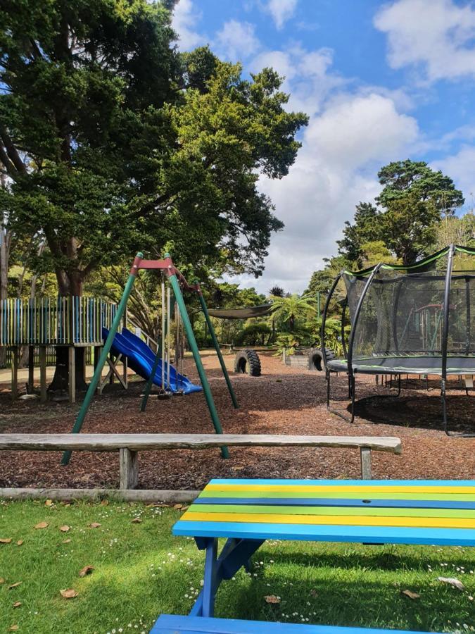 Kauri Coast Top 10 Holiday Park Kaihu Экстерьер фото